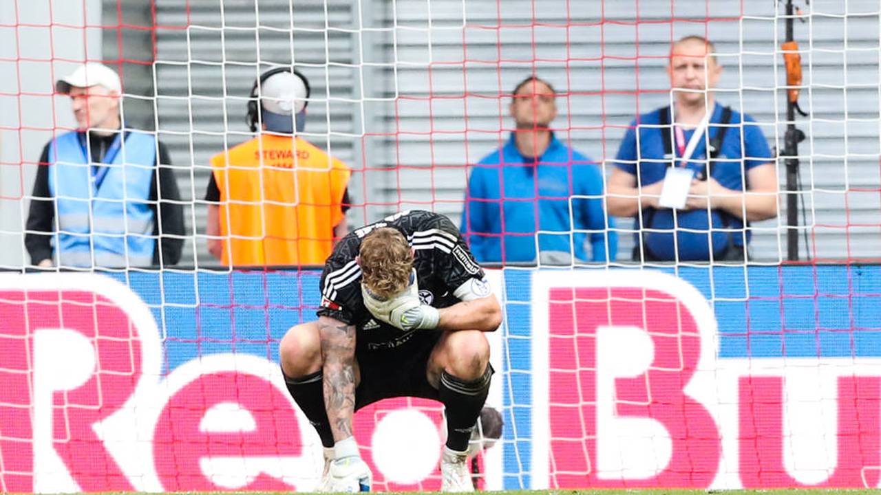 Was Schalke nach dem Abstieg droht