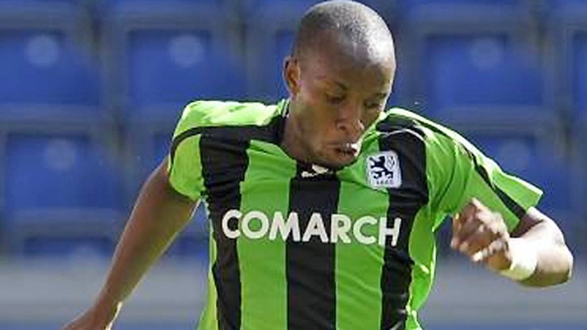 In Bologna kam er 2010 noch auf zwei Spiele, beim TSV 1860 auf drei, tauchte dann aber einfach nicht mehr beim Training auf. Gerüchte um Spielschulden machten die Runde, nach drei Wochen kündigten ihm die Löwen. Es folgten Kurz-Engagements in Bulgarien, Italien, Rumänien und wieder Deutschland