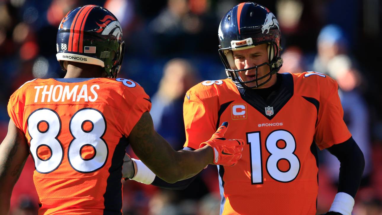 Manning mit großer Geste für Mitspieler