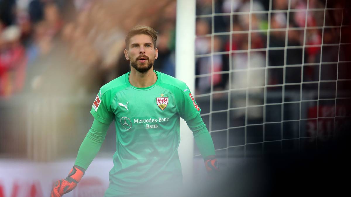 RON-ROBERT ZIELER: 2005 wechselte der damals 16-Jährige vom 1. FC Köln zu Manchester United, ein Spiel für die Profis absolvierte er aber nie. Fünf Jahre später kehrte der Torhüter nach Deutschland zurück und wurde bei Hannover 96 Stammkeeper. Über Leicester City landete Zieler 2017 schließlich beim VfB Stuttgart