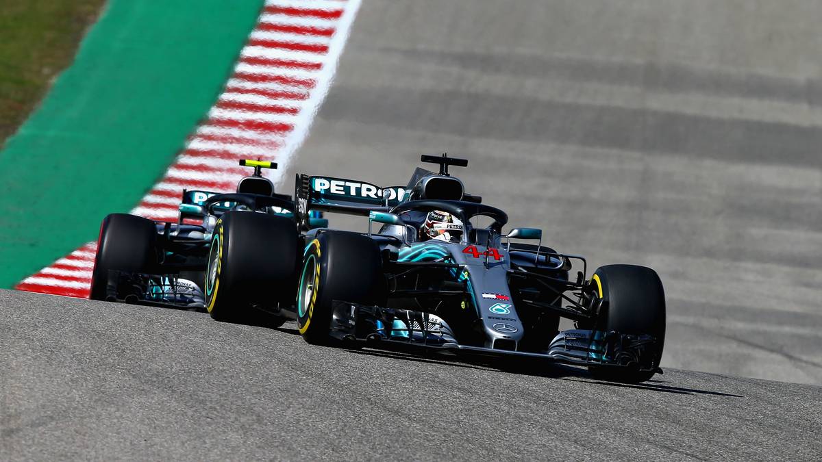 HAMILTON: Auch hier hat Lewis Hamilton mittlerweile die Nase vorn. Zum Auftakt der Saison 2022 ist der Engländer 17.326 Runde in der Formel 1 gefahren und war dabei in 5.796 Runden an der Spitze des Feldes