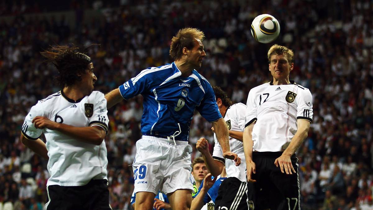 WM 2010, DEUTSCHLAND - BOSNIEN-HERZEGOWINA (3:1): Gegen die Mannschaft vom Balkan gerät das DFB-Team sogar in Rückstand. Doch in der zweiten Hälfte dreht das Löw-Team in Frankfurt auf...