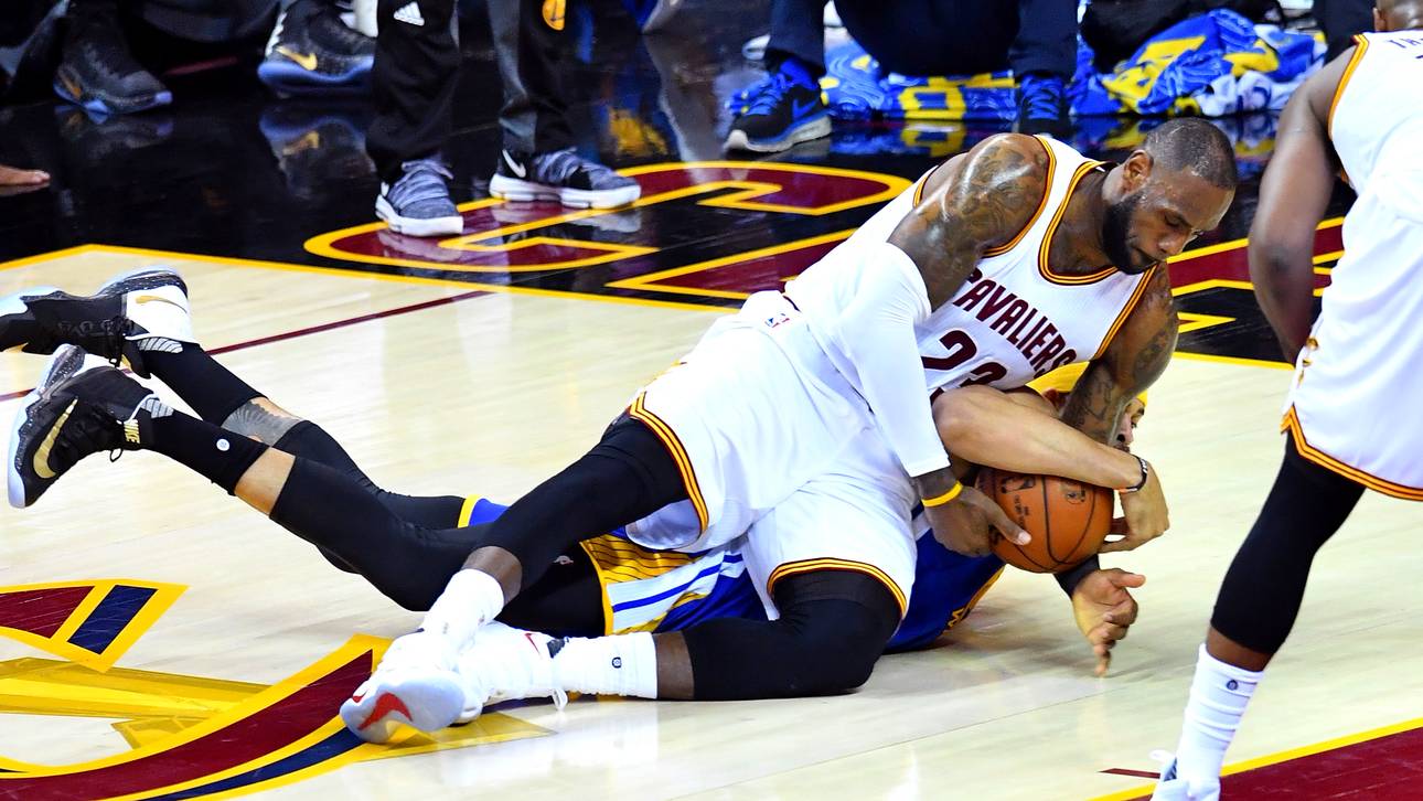Cavs-Pleite: Warriors kurz vor Titel