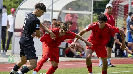 Gabriel González (m.) und Maher Darwich (r.) spielen künftig in Zürich