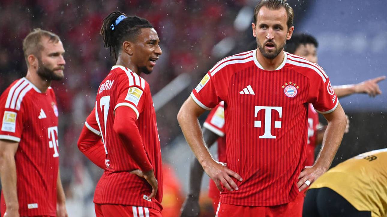 Michael Olise und Harry Kane sitzen zunächst auf der Bank