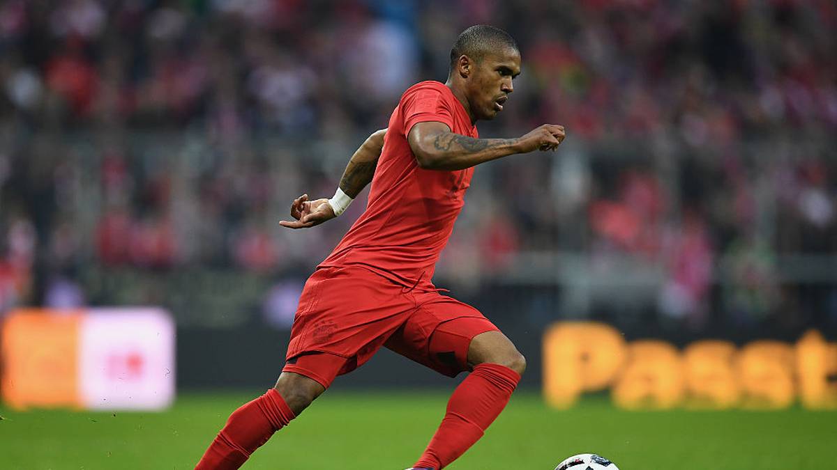 Dabei schlug Costa zunächst ein wie eine Rakete, was zehn Vorlagen und ein Tor in den ersten sieben Bundesliga-Spielen zeigen. Diese Produktivität konnte er im Verlauf seiner Zeit aber nicht halten. Dennoch konnte ihn der FCB am Ende gewinnbringend nach Turin verkaufen - die 46 Millionen Euro sind bis heute die Rekord-Einnahme