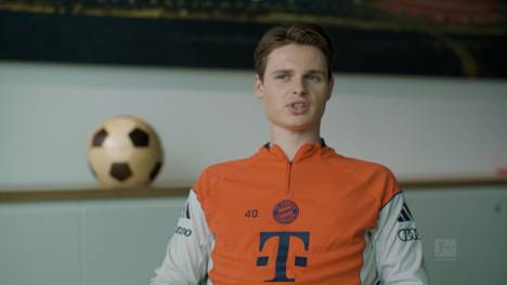 Jonas Urbig spricht über das Zusammenspiel der Torhüter beim FC Bayern. Der junge Schlussmann betont, dass er nicht nur von Manuel Neuer lerne - und dennoch beeindrucken ihn zwei Eigenschaften ganz besonders.