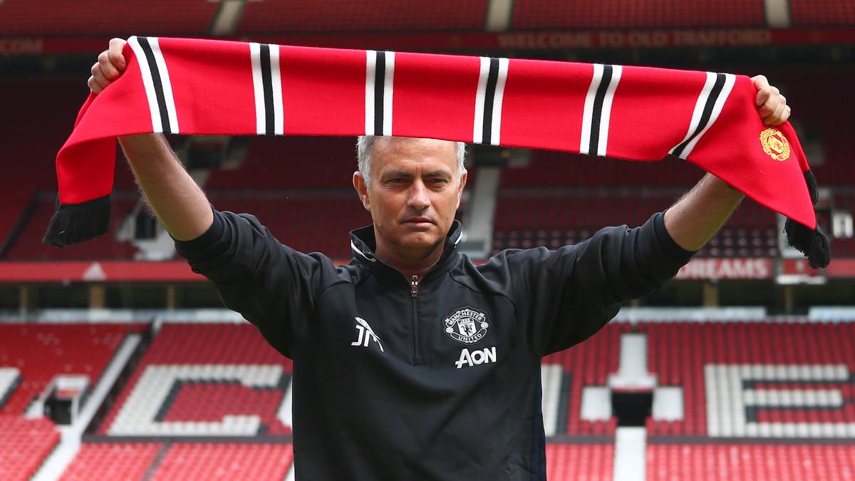 Manchester United Officially Introduce Jose Mourinho as Their New Manager