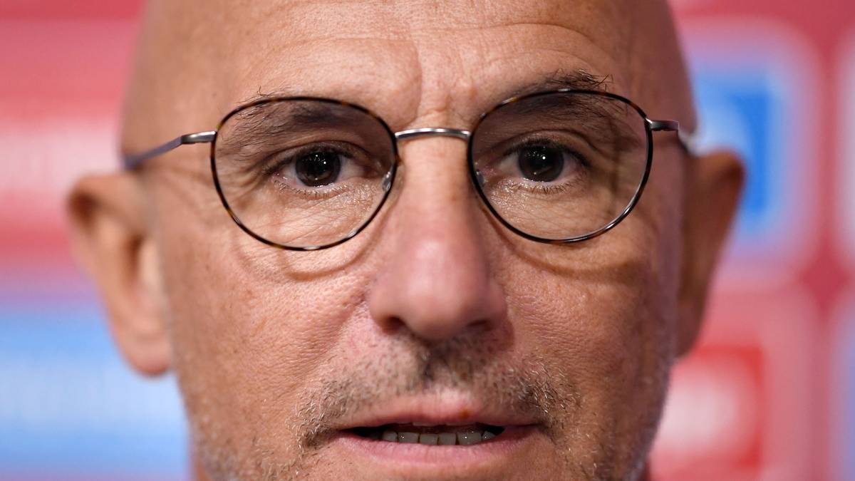 Trainer Luis de la Fuente hat also viele Rohdiamanten zur Verfügung. Und auch wenn Reals Marco Asensio für das Turnier abgesagt hat, um im Sommer an seiner Formkrise zu arbeiten: Spanien spielt in jedem Fall ganz vorn um den Titel mit