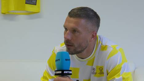 Arsenal beendet die Saison 2024/2025 als Tabellenzweiter. Im Exklusiv-Interview mit Sport1 zieht Ex-Arsenal-Profi Podolski einen überraschenden Vergleich und analysiert, woran es scheiterte.