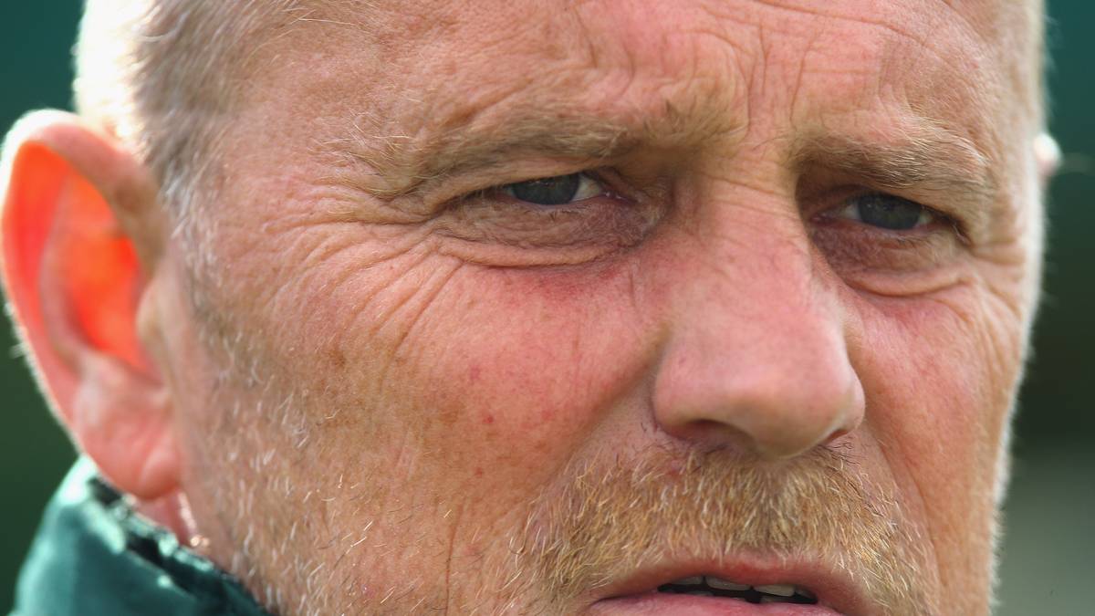 Im November 2012 verlässt Allofs dann Bremen in Richtung Wolfsburg. Und am 14. Mai 2013 ist es dann auch für Thomas Schaaf soweit. Nach 14 Jahren und 5 Tagen tritt er als Trainer von Werder Bremen zurück. Insgesamt war Schaaf mehr als 40 Jahre bei Werder