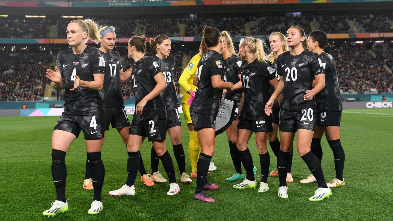 „Nicht ideal“: Neuseelands Team nach Feuer evakuiert