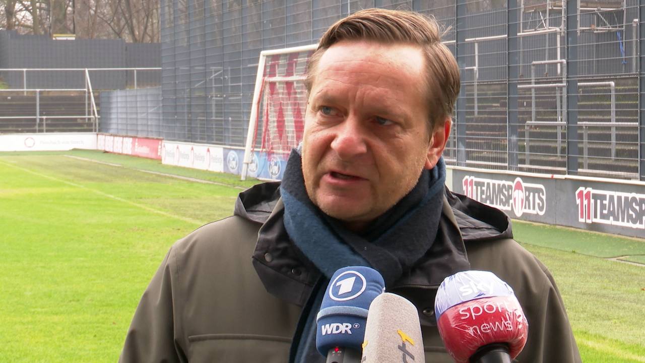 Kölns Geschäftsführer Horst Heldt rechnet nach 0:5 gegen Freiburg ab
