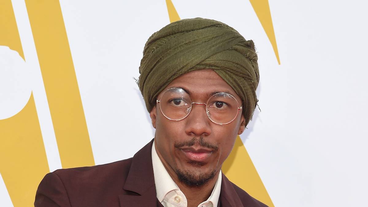 US-Showstar Nick Cannon übertreibt es derweil völlig: Turban, Nerd-Brille, Old-School-Dreiteiler mit Karohose - mehr geht nicht