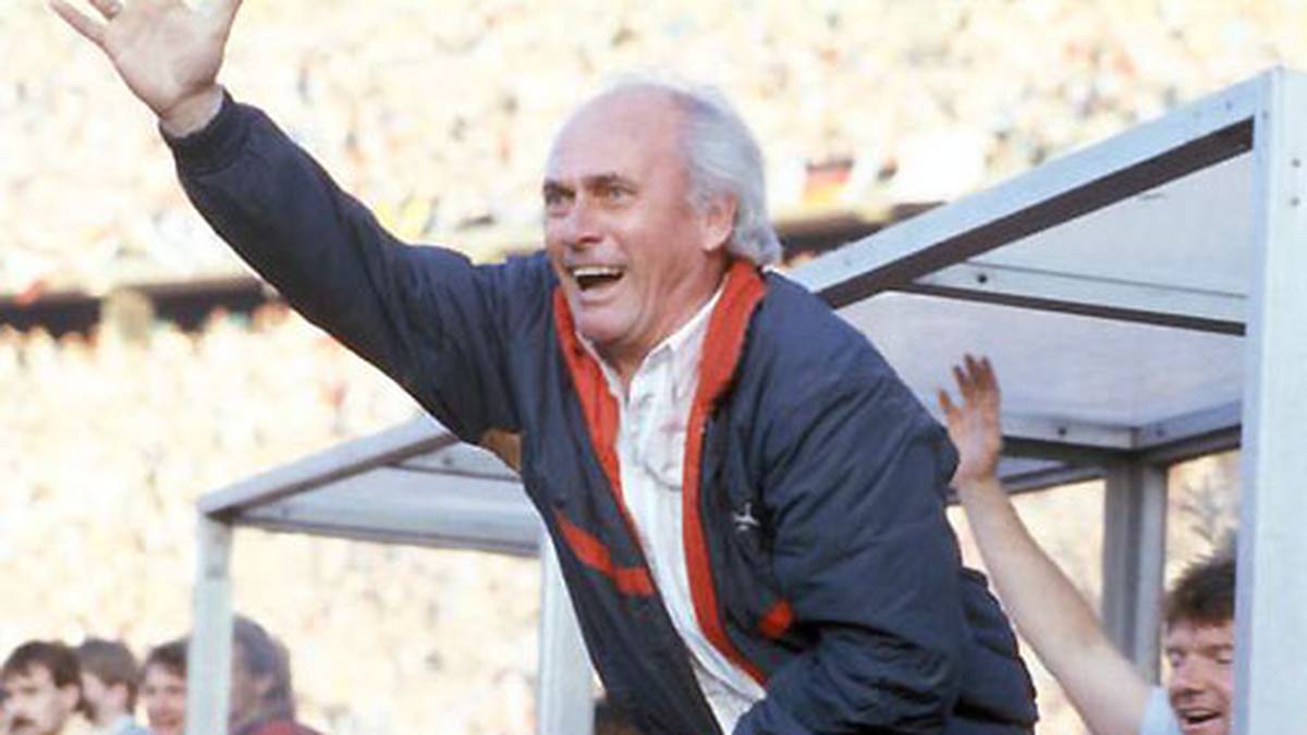 Udo Lattek -522 Spiele: Trainer u.a. bei Bayern München, Borussia Dortmund und Barcelona. Erfolge: Europapokal der Landesmeister (1974 FC Bayern München), UEFA-Pokal (1979 Borussia Mönchengladbach), Europapokal der Pokalsieger (1982 FC Barcelona), Deutscher Meister (1972, 1973, 1974, 1985, 1986, 1987 FC Bayern München, 1976, 1977 Borussia Mönchengladbach), DFB-Pokal (1971, 1984, 1986 FC Bayern München)