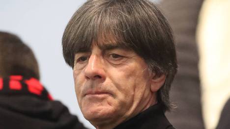 Wer übernimmt den Trainer-Posten beim FC Bayern im kommenden Sommer? Joachim Löw schließt ein Engagement aus - und nennt triftige Gründe.