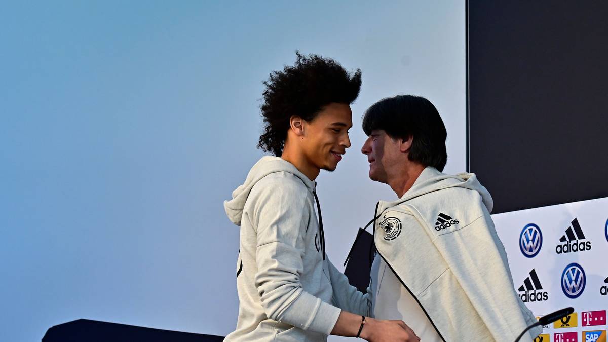 25. MAI: Bundestrainer Joachim Löw erklärt in der "Bild", dass er einen Sané-Wechsel nach München begrüßen würde: "Wenn der Wechsel zustande käme, wäre das für ihn eine gute Geschichte und für uns auch. Für Deutschland wie auch die Bundesliga wäre es gut"