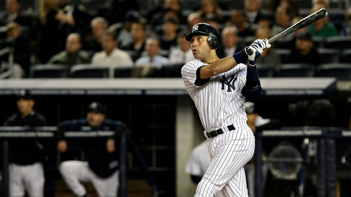 19 JAHRE: Derek Jeter - New York Yankees (1995 - 2014): MLB-Legende Jeter spielte durchgängig bei den Yankees. Jeter war der erste Spieler, der bei den Yankees die 3000-Hits-Marke schaffte - mit einem Homerun
