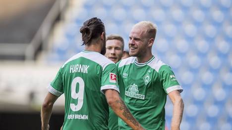 Davy Klaassen (r.) traf gleich in seinem ersten Spiel für Werder Bremen