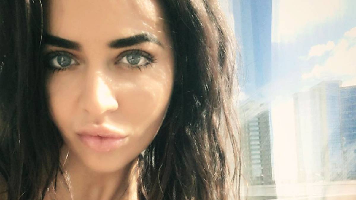 ALEXANDR DOLGOPOLOV: Der Ukrainer kann sich nach Niederlagen Gerüchten zufolge mit diesem Anblick trösten. Masha Fokina ist zudem als Sängerin aktiv