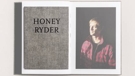 Honey Ryder – Silvanos Blick auf Nico Müller