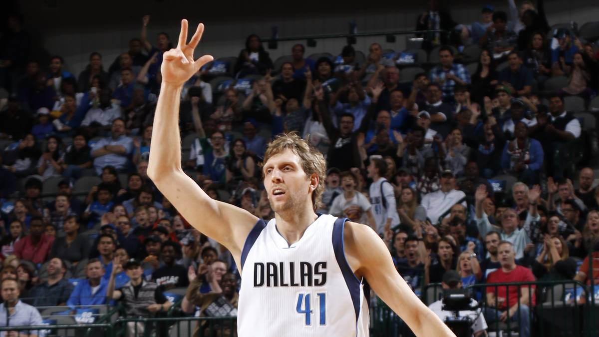 Glück bringen die Soldaten dem Team um Dirk Nowitzki aber nicht. Der Würzburger schiebt sich zwar mit einem verwandelten Dreier auf die 16. Position der ewigen NBA-Dreierliste. Den entscheidenden Wurf kurz vor Schluss trifft er aber nicht, so dass die Wizards mit 114:111 in Dallas gewinnen