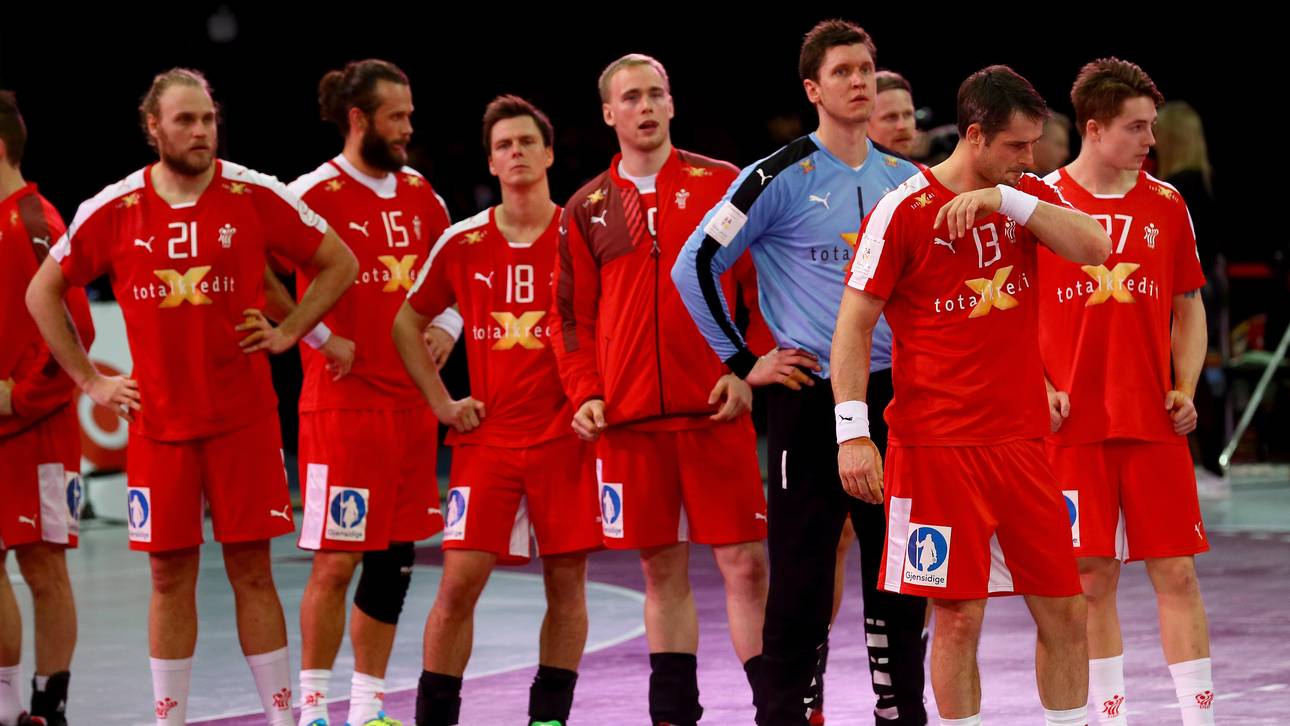 WM-Favoriten stolpern