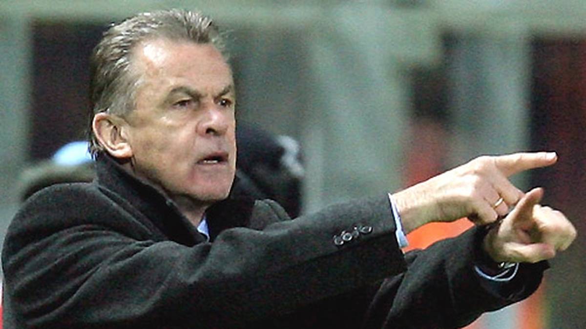 Ottmar Hitzfeld - 460 Spiele: Trainer u.a. bei Bayern München und Borussia Dortmund. Erfolge: Weltpokal (2001 FC Bayern München) Champions-League-Sieger (1997 Borussia Dortmund), 2001 FC Bayern München), Deutsche Meister (1995, 1996 Borussia Dortmund), 1999, 2000, 2001, 2003, 2008 FC Bayern München), DFB-Pokal (2000, 2003, 2008 FC Bayern München), Supercup (1995, 1996 Borussia Dortmund), Ligapokal (1998, 1999, 2000, 2007 FC Bayern München)
