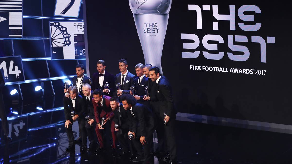 Was für eine Mannschaft! Buffon, Alves, Ramos, Bonucci, Marcelo, Kroos, Modric, Iniesta, Neymar, Ronaldo und Messi. Schlicht unwiderstehlich, diese FIFA-Elf des Jahres