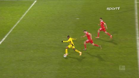 18. Dezember 2020: Youssoufa Moukoko gibt gegen Union Berlin sein Startelfdebüt für den BVB. In der zweiten Halbzeit wird er zum jüngsten Bundesligatorschützen aller Zeiten.