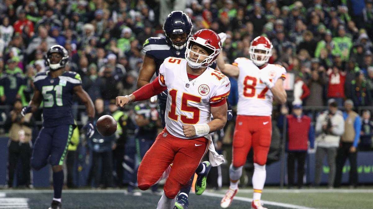 AFC - 1. KANSAS CITY CHIEFS (11-4, vs. Raiders): Das Team um Quarterback-Senkrechtstarter Patrick Mahomes sichert sich mit einem Sieg gegen die Raiders das Heimrecht für die gesamten Playoffs. Verlieren die Chiefs, brauchen sie dafür eine Pleite der Chargers