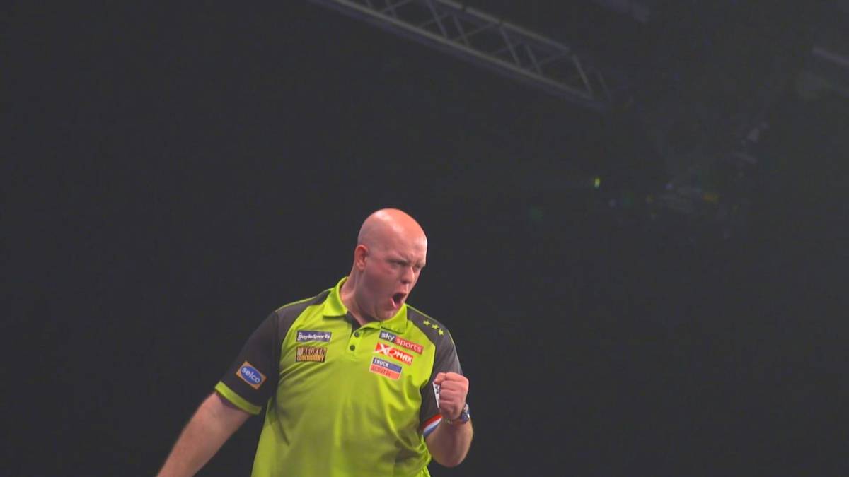 HÖCHSTER WM-AVERAGE: Bei der WM 2017 spielte van Gerwen im Halbfinale gegen Landsmann Raymon van Barneveld beim 6:2 nach Sätzen einen sagenhaften Average von 114,05 Punkten - Barney liegt mit 109,34 übrigens trotz Niederlage auf Rang vier. MvG spielte in jenem Jahr auch den höchsten Turnier-Average (106,32)