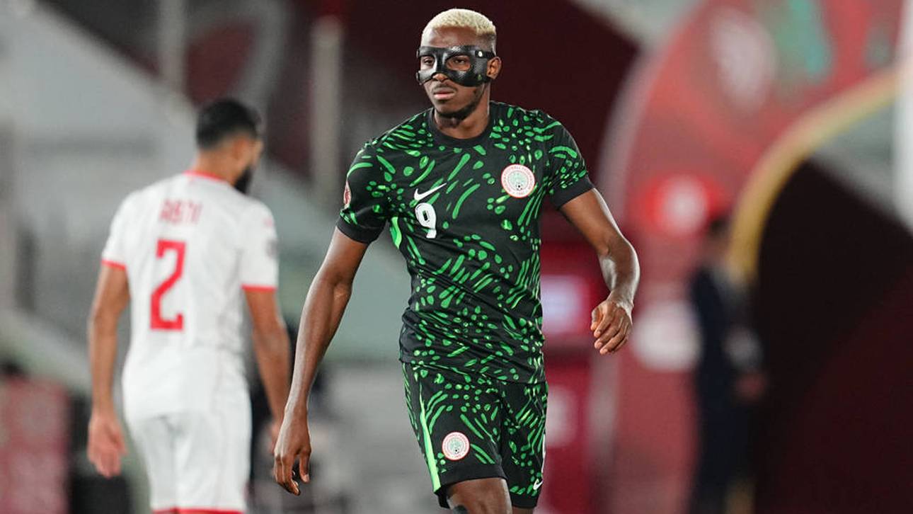 Nigeria zittert sich ins Achtelfinale