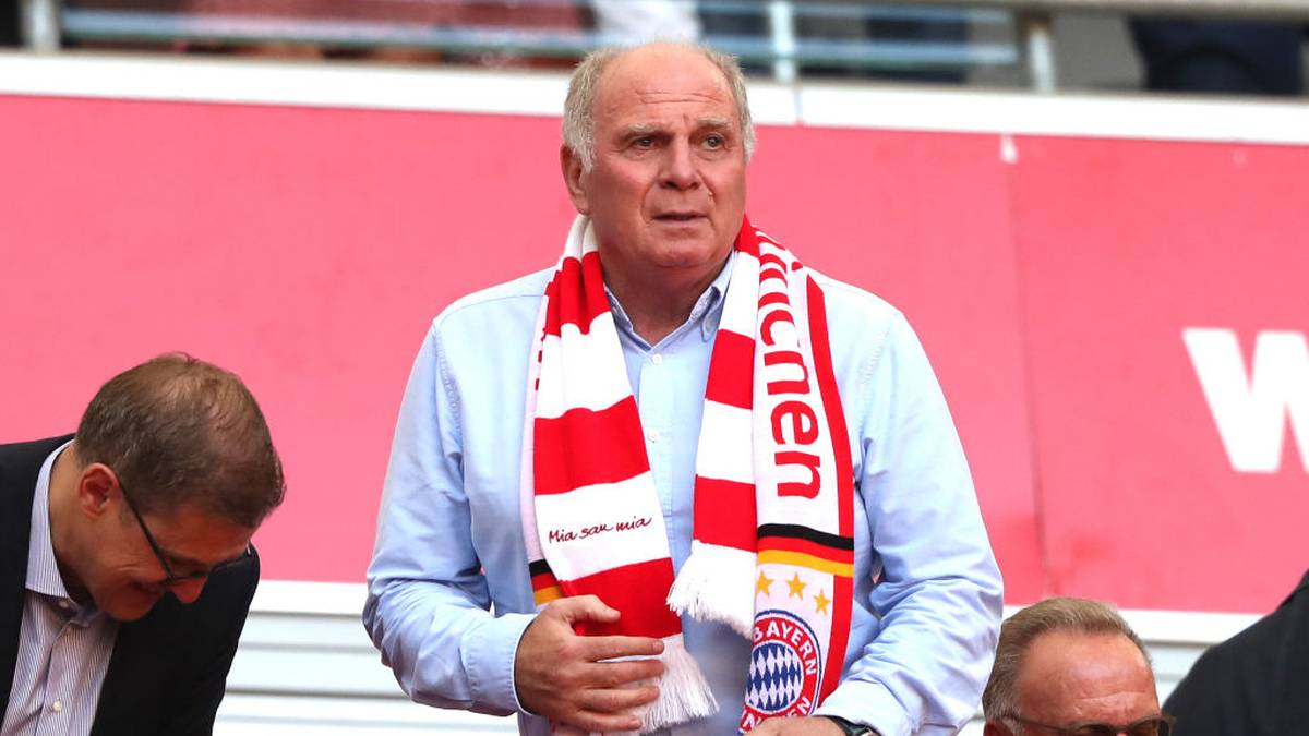 Uli Hoeneß beim Spiel des FC Bayern gegen Mainz 