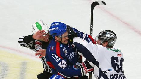 Adler Mannheim v Eisbaeren Berlin - DEL