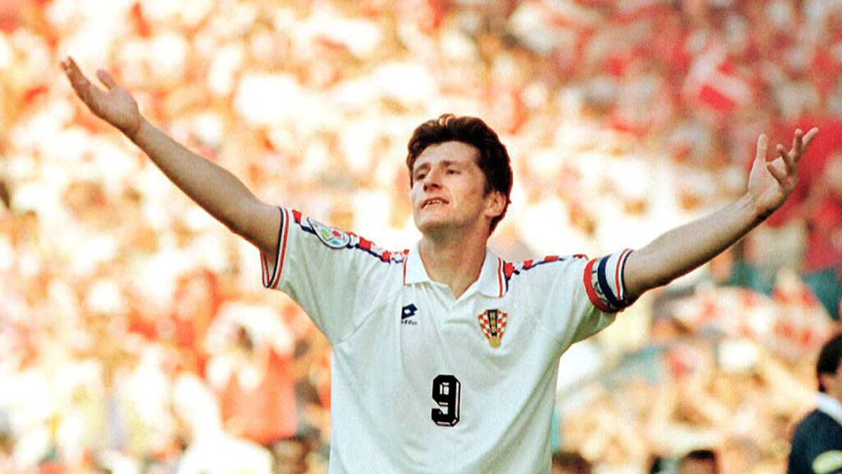1990 - DAVOR SUKER (Jugoslawien, 3 Tore): Im EM-Finale hatte Suker gegen Sydelnykows Team zwar das Nachsehen, dafür gewann er 1998 die Champions League mit Real Madrid und wurde im selben Jahr WM-Torschützenkönig. 2003 beendete er seine Karriere bei 1860 München
