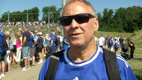 Vergangene Saison erlebte der FC Schalke 04 die schlechteste Zweitligaplatzierung der Vereinsgeschichte. Die Fans hoffen auf Besserung. 