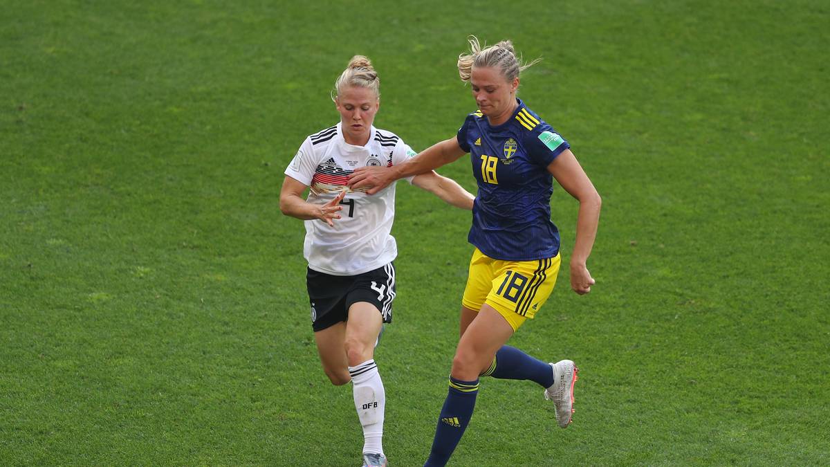 LEONIE MAIER (ab 43.): Kam noch vor der Halbzeit für die schwache Simon auf die linke Abwehrseite. Tauschte dann nach der Pause die Seiten mit Gwinn. Konnte weder die Abwehr stabilsieren noch für Gefahr nach vorne sorgen. SPORT1-Note: 4,5