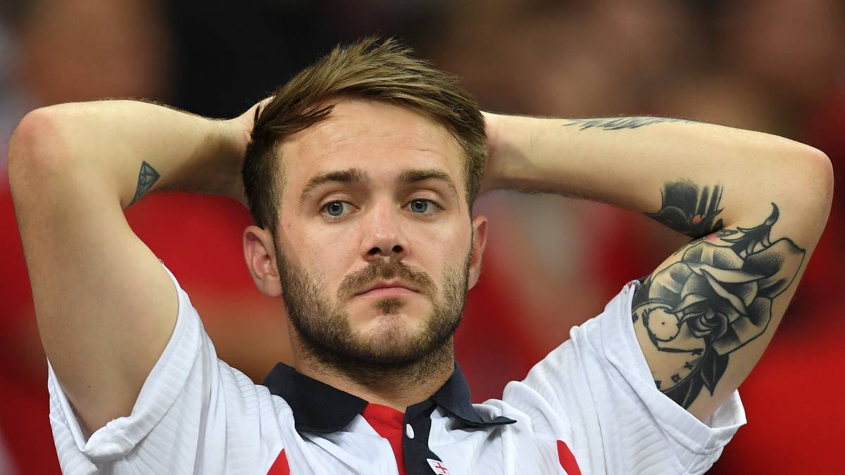 DAILY MAIL: "Es ist alles vorbei! Die Three Lions sind in einem herzzerbrechenden Halbfinale bei der Weltmeisterschaft ausgeschieden. Kieran Trippiers Tor nach fünf Minuten hat Millionen träumen lassen, nur um alle Hoffnungen in der Verlängerung platzen zu lassen."