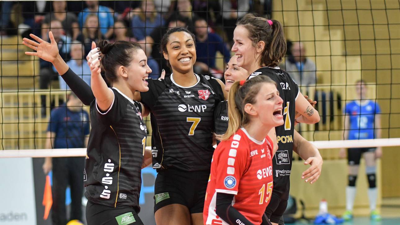 Potsdam und Stuttgart im Halbfinale