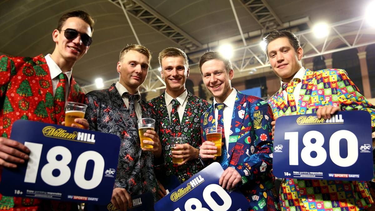 Für böse Zungen sind es vermutlich die "hässlichsten Anzüge der Welt", auf alle Fälle sind sie farbenfroh