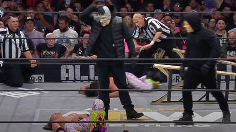 Bei AEW All Out debütierten Santana und Ortiz als Maskenmänner