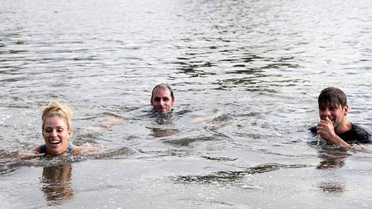 Diesmal muss sich Beltz einen Schnauzer stehen lassen, nach dem Australian-Open-Sieg musste er bereits mit Kerber und Physio Simon Iden in den Yarra-River springen