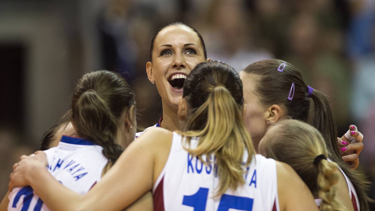 PLATZ 6 – RUSSLAND: 19-maliger Europameister, aber nicht mehr so dominant wie einst. Musste in der Vorrunde eine überraschende, wenn auch sehr knappe Niederlage gegen Deutschland einstecken. Gegen Italien reicht es nicht zum Weiterkommen. Berscheidt: "Russland ist eine körperlich brutal starke Mannschaft. Bei dieser EM spielen sie mir aber zu statisch und vorhersehbar"