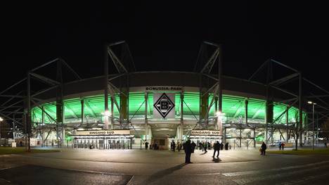 Borussia-Park bei Nacht