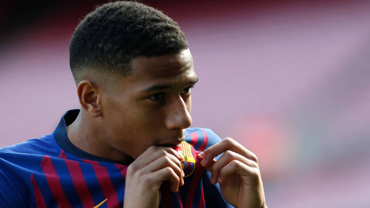 ... eine Leihe wird immer wahrscheinlicher. Ein möglicher Abnehmer für den 19-Jährigen wäre Ajax, um eventuell die Ablöse für de Ligt zu senken