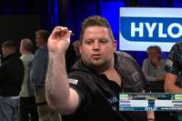 In der Gruppenphase der Hylo PDC Europe Super League gelingt Steven Noster der Big Fish - kommentiert von der deutschen Darts-Hoffnung Ricardo Pietreczko.