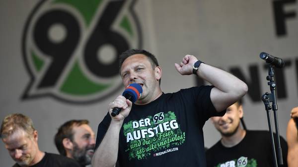 Hannover 96 Rise Party to Bundesliga