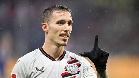 Alejandro Grimaldo von Bayer Leverkusen steht erstmals im Aufgebot der Nationalmannschaft seines Heimatlandes.