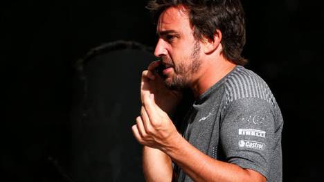 Fernando Alonso wollte seinem Kumpel Antonio Garcia zum Sieg gratulieren